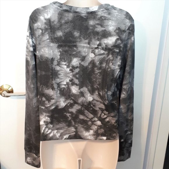 *NEW* BRATZ Retro Dolls Group Long Sleeved Women's Grey Shirt Size Small NWT - Picture 2 of 4